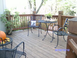 12312 Gillette Overland Park KS Great deck for relaxing