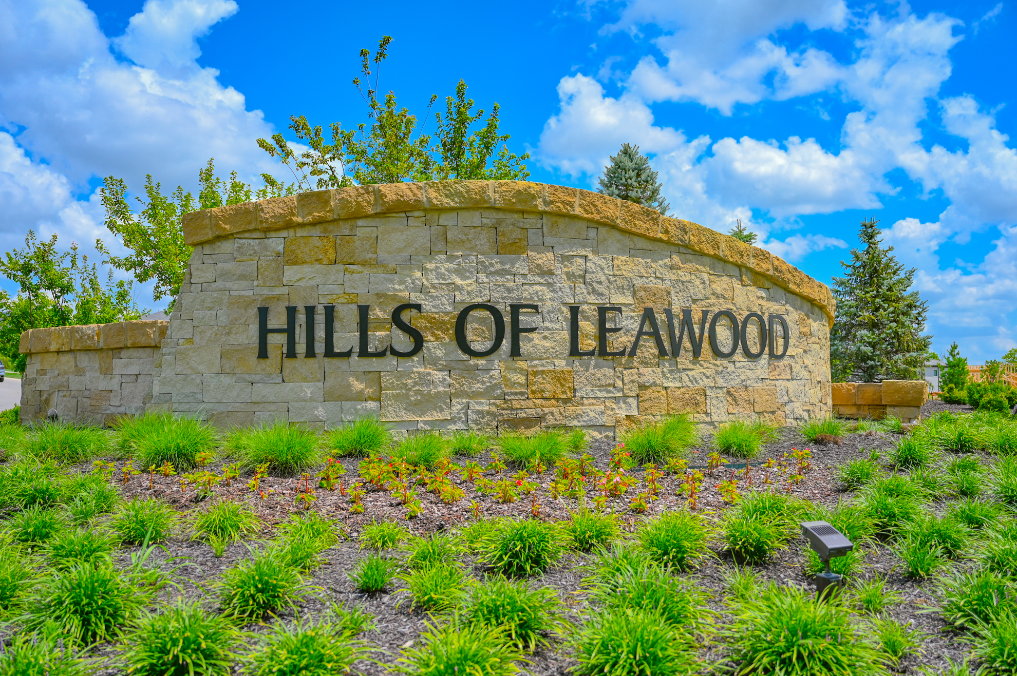 photo image of the entry monument for Hills of Leawood subdivision. Photo by Ken Jansen Realtor