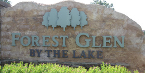 Forest Glen by the Lake entry monument